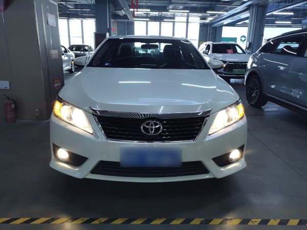 Toyota Camry · 2012 год