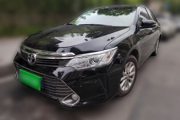 Toyota Camry · 2015 год
