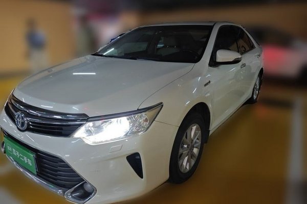 Toyota Camry · 2015 год