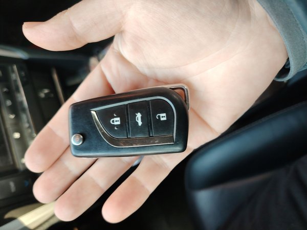 Toyota Camry 2016, 95100 км, за 11442 USD - фото 9