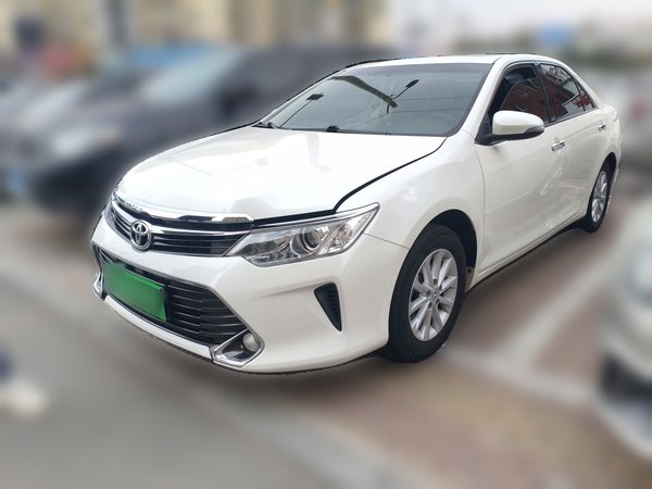 Toyota Camry · 2016 год
