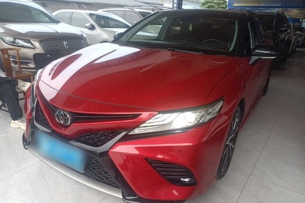 Toyota Camry · 2018 год