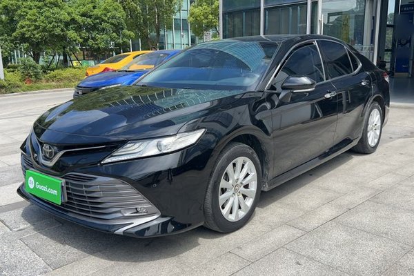 Toyota Camry · 2019 год