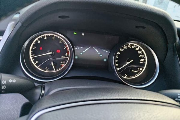 Toyota Camry 2019, 104600 км, за 11889 USD - фото 11