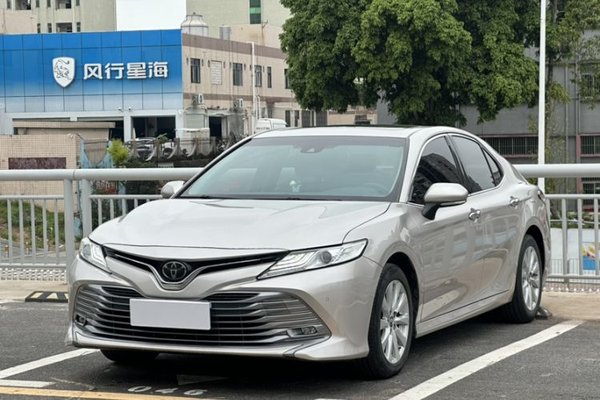 Toyota Camry · 2019 год