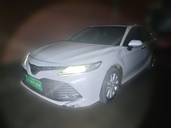 Toyota Camry · 2019 год