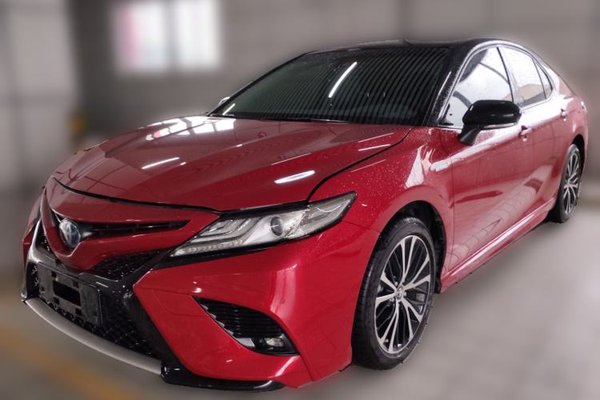 Toyota Camry · 2019 год