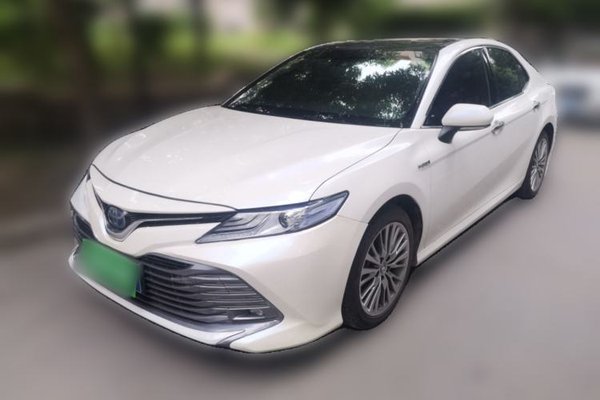 Toyota Camry · 2019 год