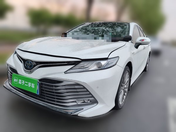 Toyota Camry · 2019 год