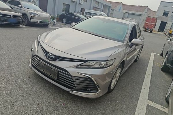 Toyota Camry · 2021 год