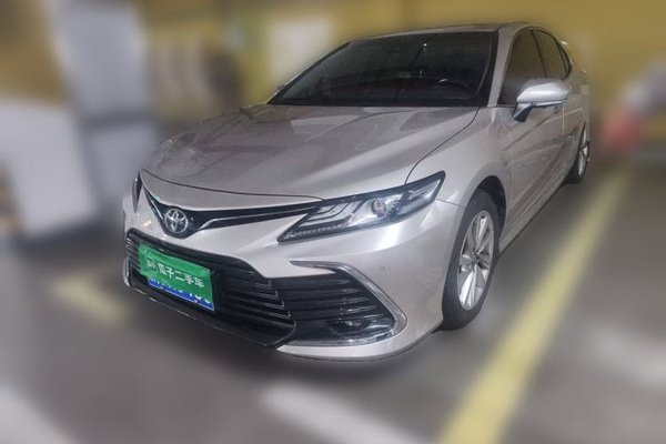 Toyota Camry · 2021 год
