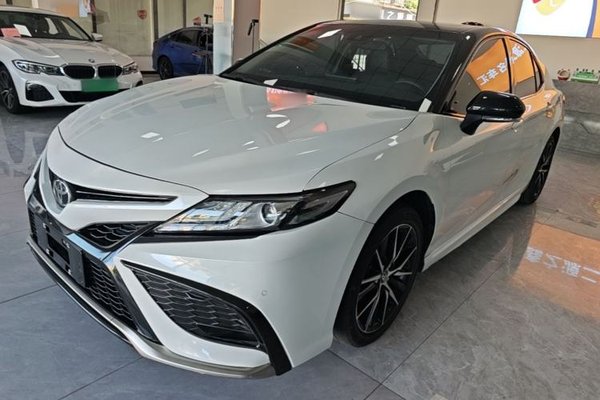 Toyota Camry · 2021 год