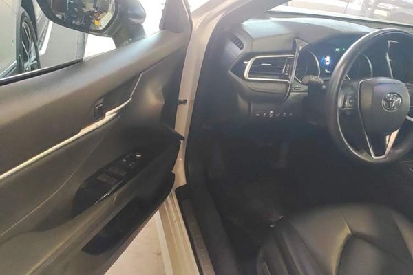 Toyota Camry 2021, 46000 км, за 18030 USD - фото 10