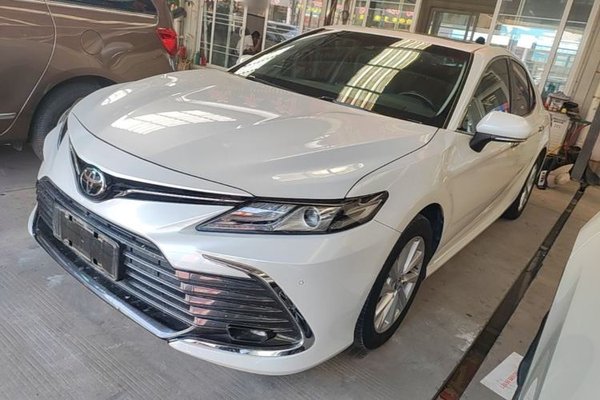 Toyota Camry · 2021 год