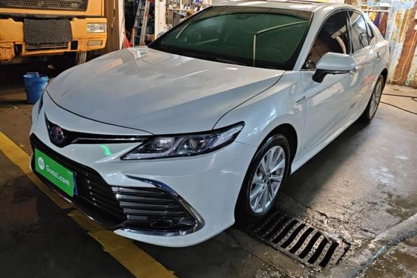Toyota Camry · 2021 год