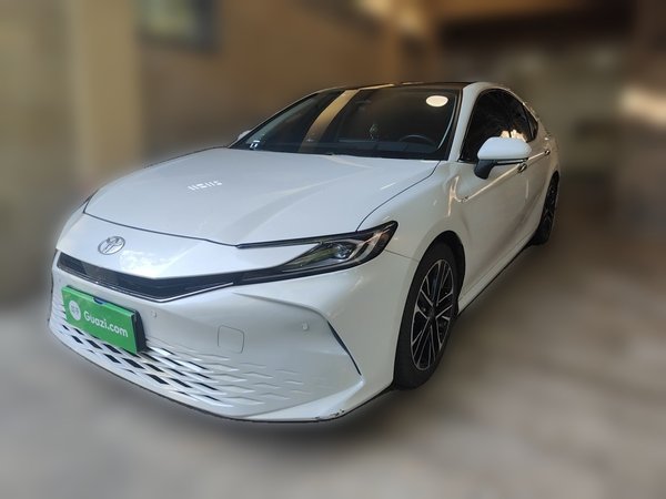 Toyota Camry · 2024 год