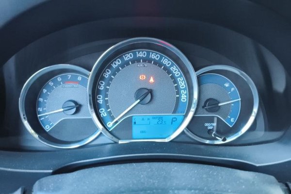 Toyota Corolla 2014, 124300 км, за 7281 USD - фото 8