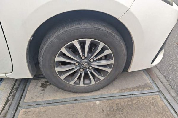 Toyota Corolla 2017, 89200 км, за 8778 USD - фото 8