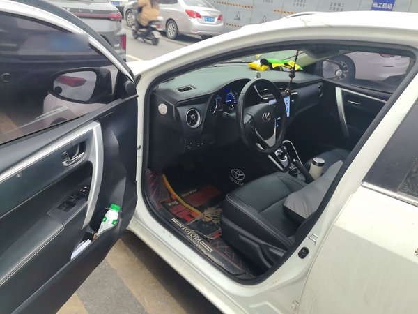 Toyota Corolla 2017, 69900 км, за 9190 USD - фото 17