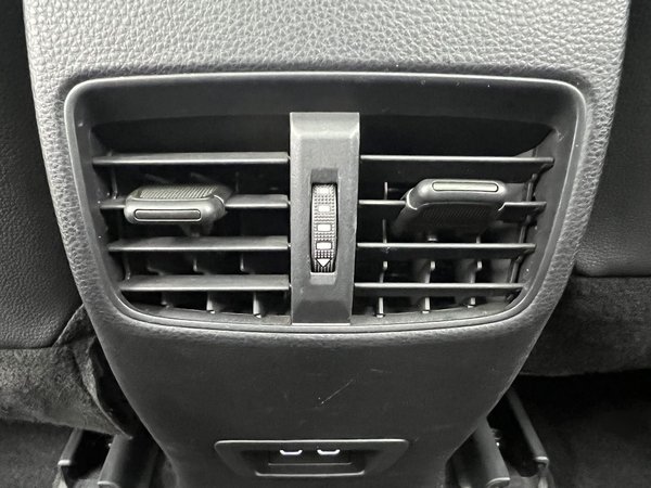 Toyota Corolla Cross 2022, 9400 км, за 15232 USD - фото 29