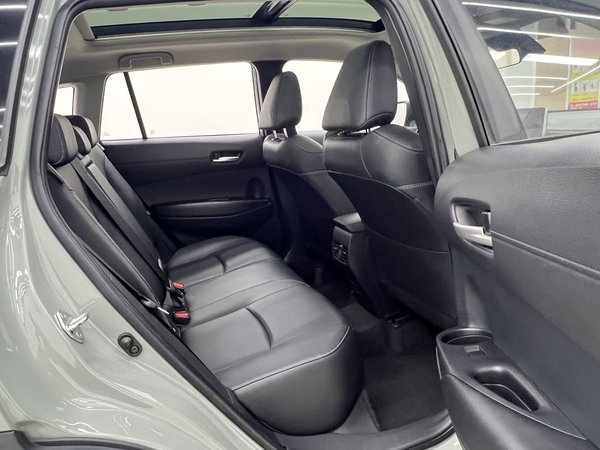 Toyota Corolla Cross 2022, 9400 км, за 15232 USD - фото 35