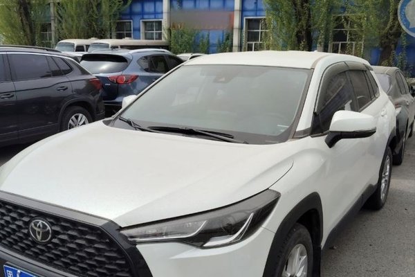 Toyota Corolla Cross 2022, 44400 км, за 12929 USD