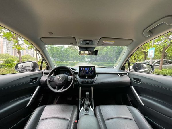 Toyota Corolla Cross 2023, 28700 км, за 13667 USD - фото 31