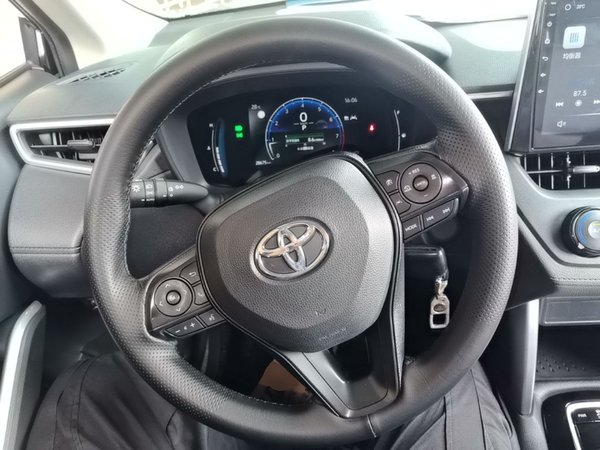 Toyota Corolla Cross 2023, 28700 км, за 13667 USD - фото 20