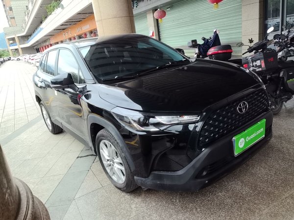 Toyota Corolla Cross 2023, 28700 км, за 13667 USD