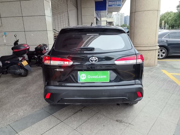 Toyota Corolla Cross 2023, 28700 км, за 13667 USD