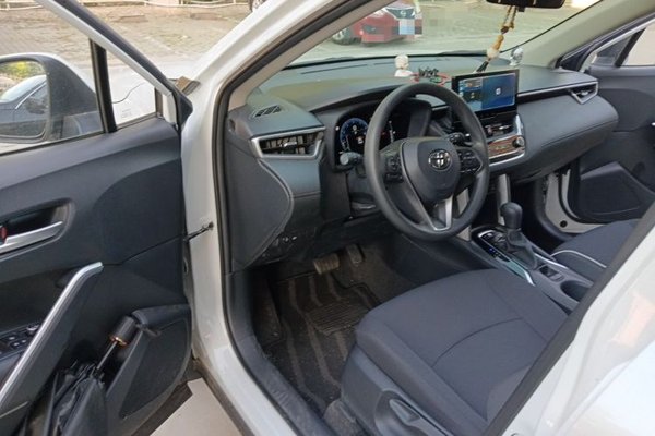 Toyota Corolla Cross 2024, 9500 км, за 12265 USD - фото 16