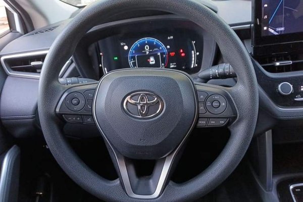Toyota Corolla Cross 2024, 9500 км, за 12265 USD - фото 10