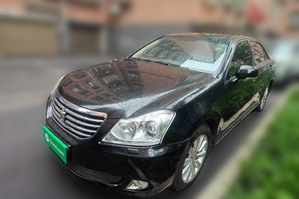 Toyota Crown · 2010 год