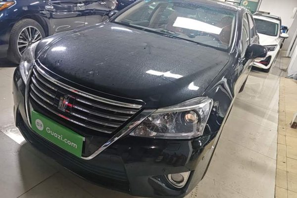 Toyota Crown · 2012 год