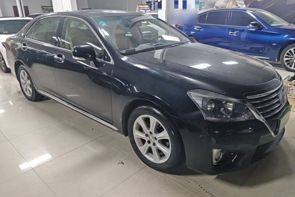 Toyota Crown 2012, 138400 км, за 24138 USD