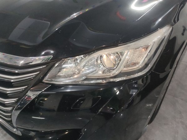 Toyota Crown 2015 2.0T Fashion Edition, 2015 года