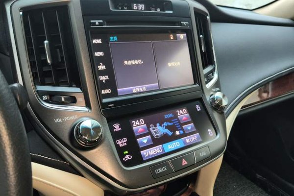 Toyota Crown 2015, 33900 км, за 19044 USD - фото 10