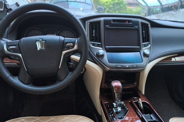 Toyota Crown 2015, 33900 км, за 19044 USD - фото 6