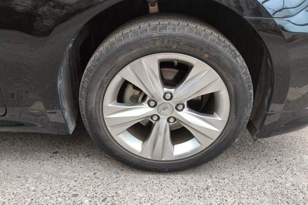 Toyota Crown 2015, 33900 км, за 19044 USD