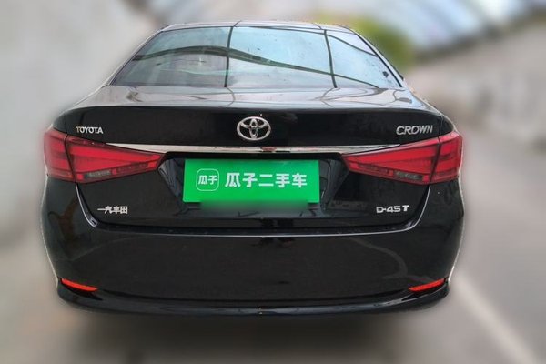 Toyota Crown 2015, 33900 км, за 19044 USD