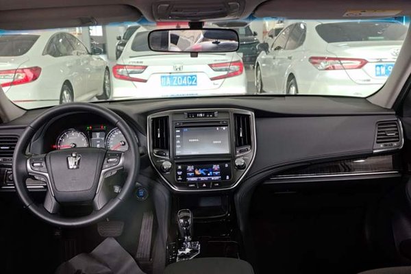 Toyota Crown 2015, 50200 км, за 20873 USD - фото 18