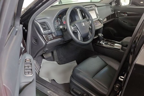 Toyota Crown 2015, 50200 км, за 20873 USD - фото 24
