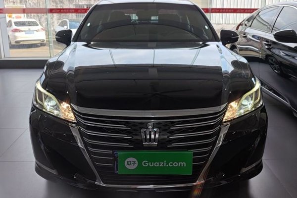 Toyota Crown 2015, 50200 км, за 20873 USD