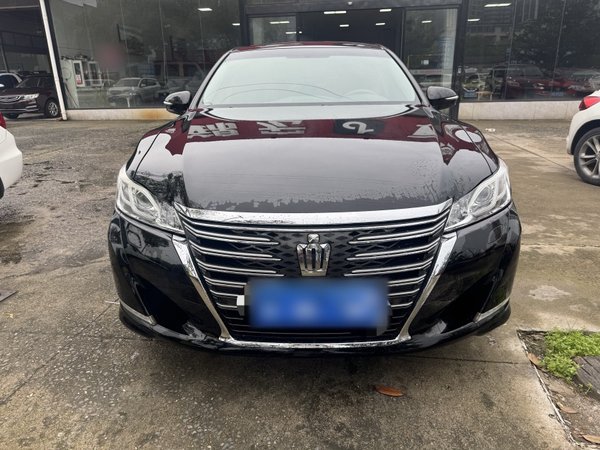 Toyota Crown 2015, 38800 км, за 23993 USD