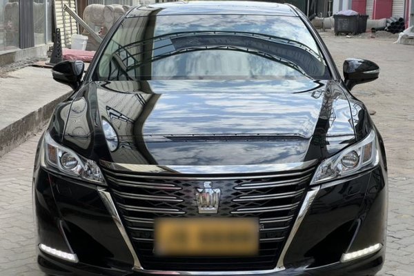 Toyota Crown 2018, 80000 км, за 22859 USD