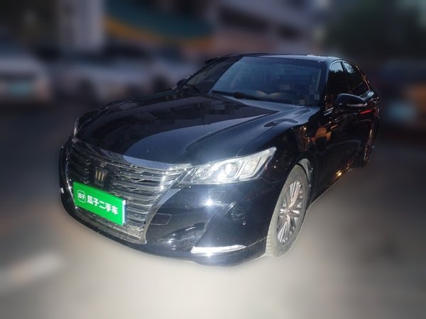 Toyota Crown · 2018 год