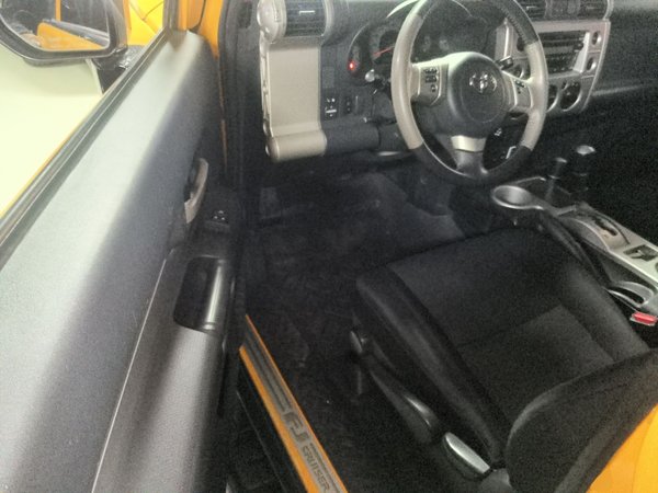 Toyota FJ Cruiser 2018, 98900 км, за 40099 USD - фото 15