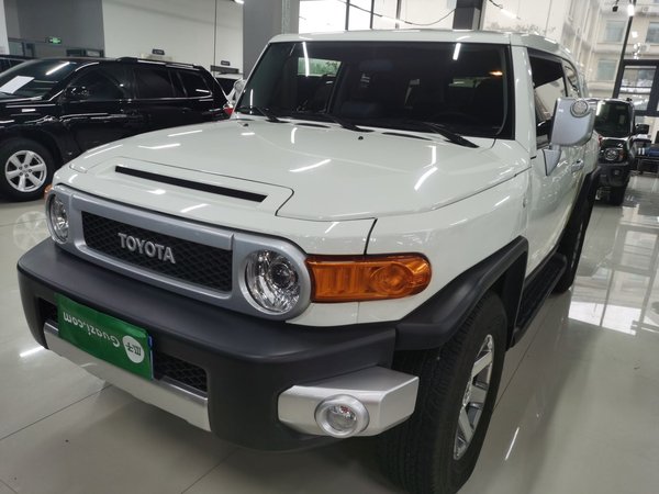 Toyota FJ Cruiser 2022 4.0L GX-R Dual Fuel JBL Middle East