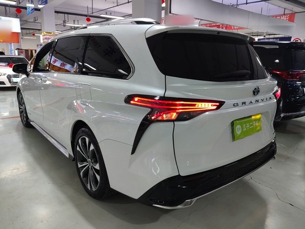 Toyota Granvia 2023, 71200 км, за 36412 USD