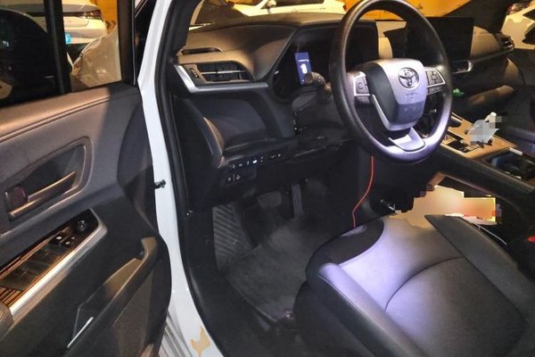 Toyota Granvia 2024, 24000 км, за 36514 USD - фото 17